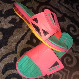 Men’s Lebron Slides Sz 12